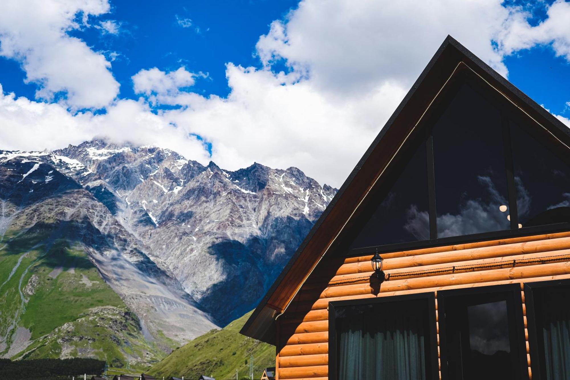 Traveler'S Cottages In Kazbegi المظهر الخارجي الصورة