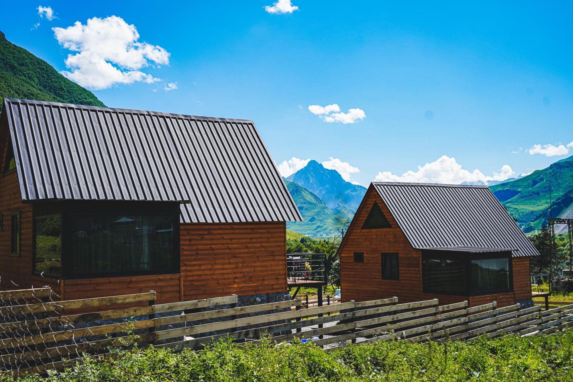 Traveler'S Cottages In Kazbegi المظهر الخارجي الصورة